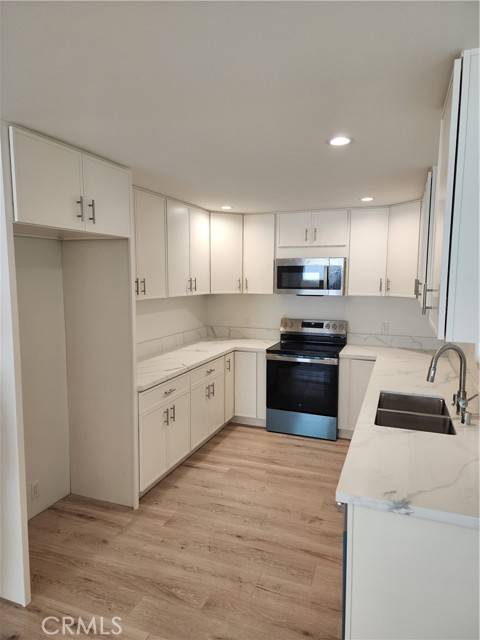 Sherman Oaks, CA 91411,5724 Noble Ave