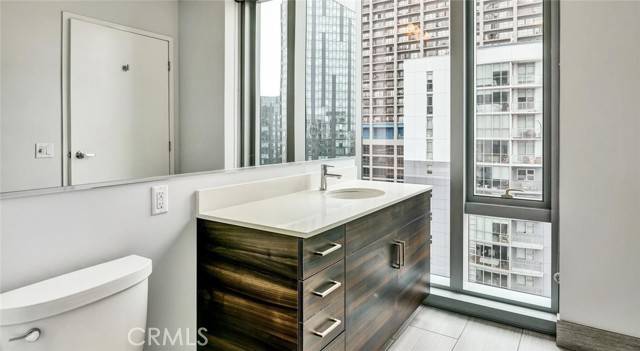 San Francisco, CA 94102,100 Van Ness Avenue #1704