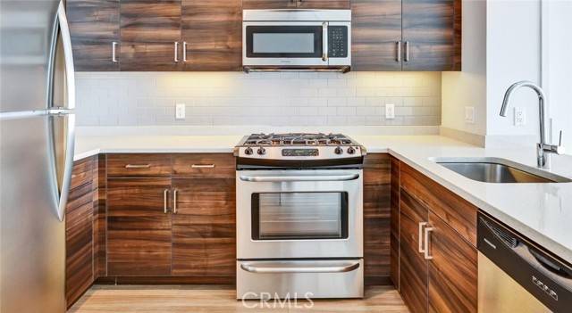 San Francisco, CA 94102,100 Van Ness Avenue #1704