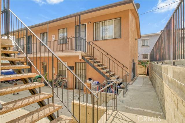 Los Angeles, CA 90032,5274 Ithaca Avenue