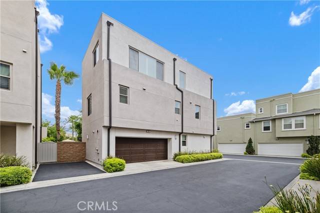 Hawthorne, CA 90250,5371 Pacific Terrace