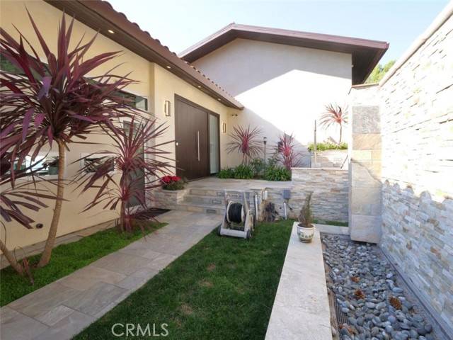 Palos Verdes Estates, CA 90274,1356 Via Romero
