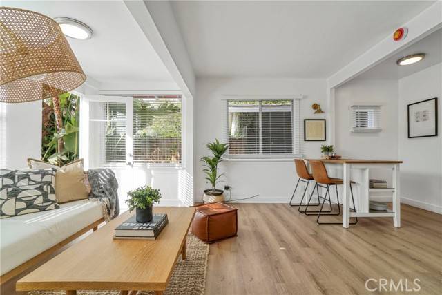 Venice, CA 90291,232 Howland Canal