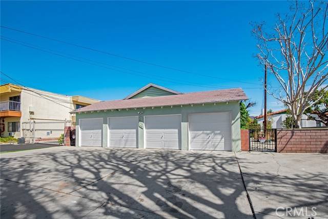 Van Nuys, CA 91405,7020 Kester Avenue