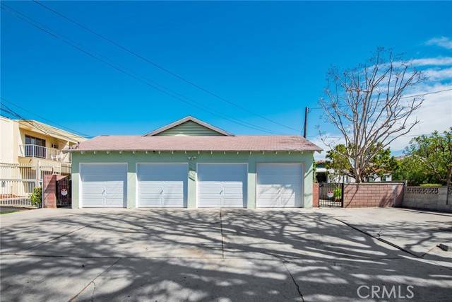 Van Nuys, CA 91405,7020 Kester Avenue