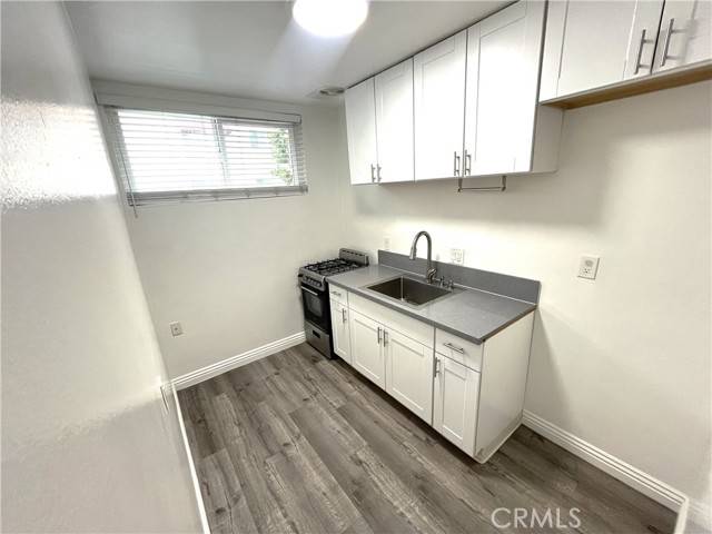 Hawthorne, CA 90250,12926 Doty Avenue #23