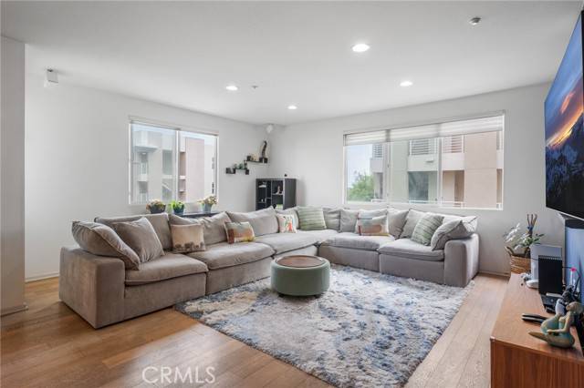 Hawthorne, CA 90250,13029 Central Avenue #304