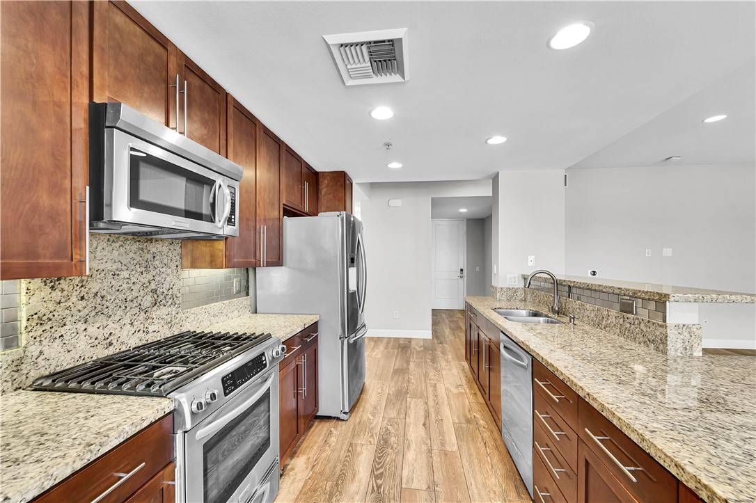 Long Beach, CA 90802,300 E 4th Street #204