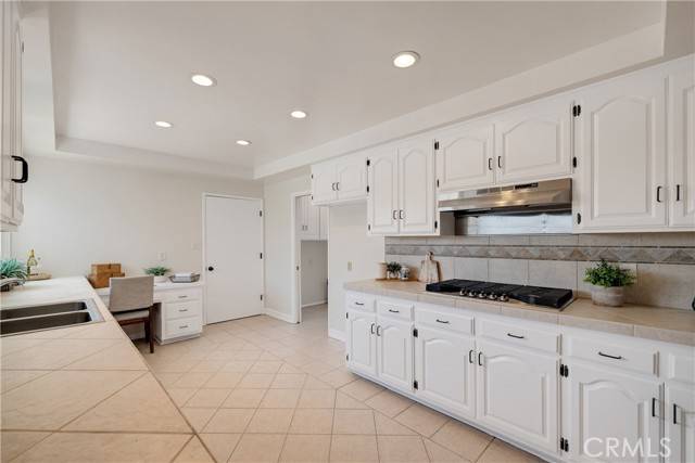 Torrance, CA 90503,3313 Onrado Street