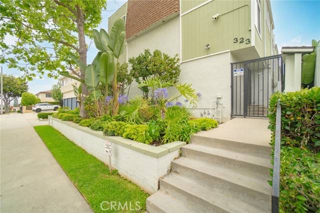 Inglewood, CA 90302,323 E Plymouth Street #10