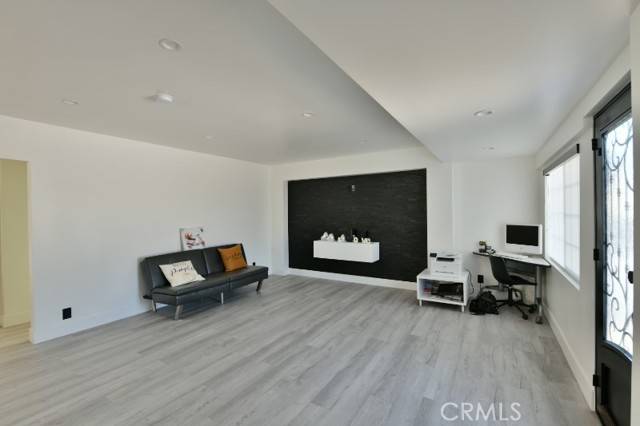 Hawthorne, CA 90250,4820 W 142nd Street