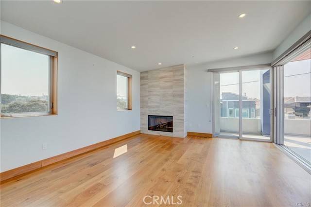 Hermosa Beach, CA 90254,339 27th Street