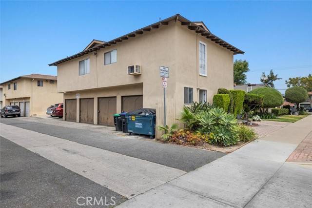Orange, CA 92866,408 W La Veta Avenue