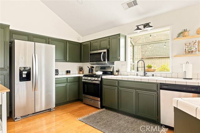 Lake Arrowhead, CA 92352,915 Breithorn Drive