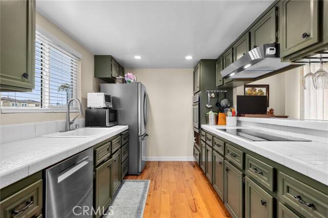 Redondo Beach, CA 90278,504 Harkness Lane #1