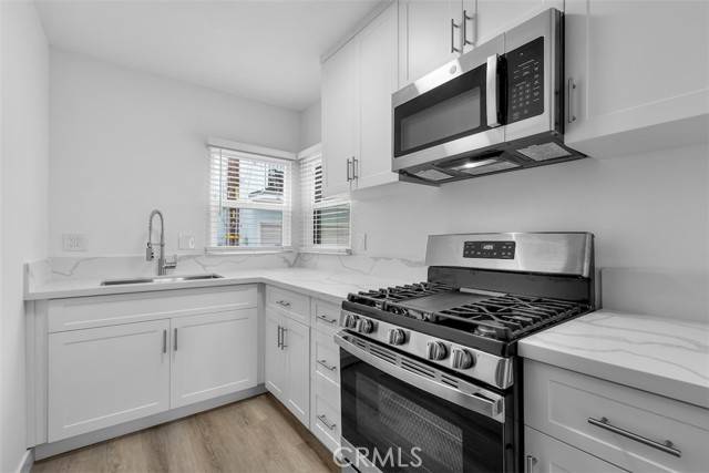 Hermosa Beach, CA 90254,908 Manhattan Avenue #E