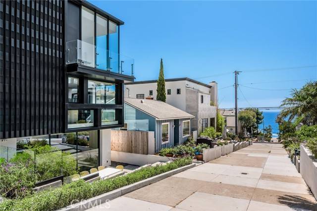 Manhattan Beach, CA 90266,2821 Alma Avenue