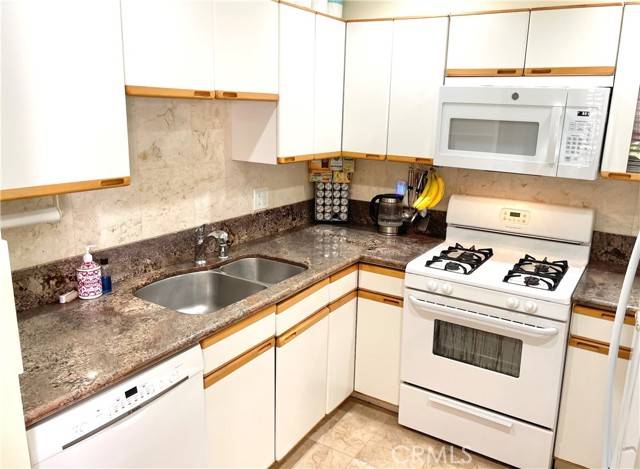 Torrance, CA 90504,16700 Yukon Avenue #109