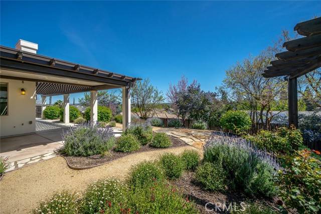 Paso Robles, CA 93446,657 Red Cloud Road