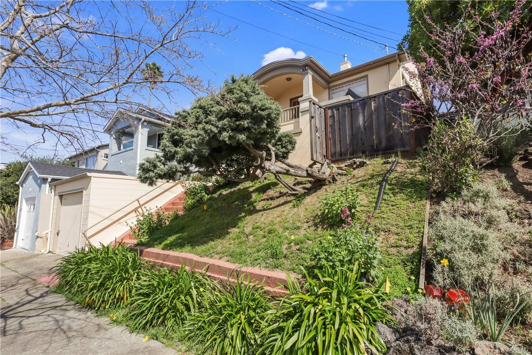 Oakland, CA 94602,4024 Elston