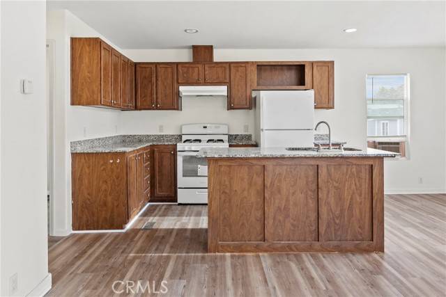 San Luis Obispo, CA 93401,145 South #B08