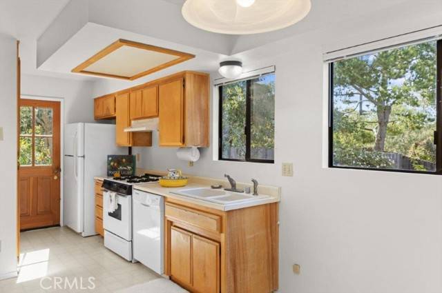 Cambria, CA 93428,2085 Spencer Street