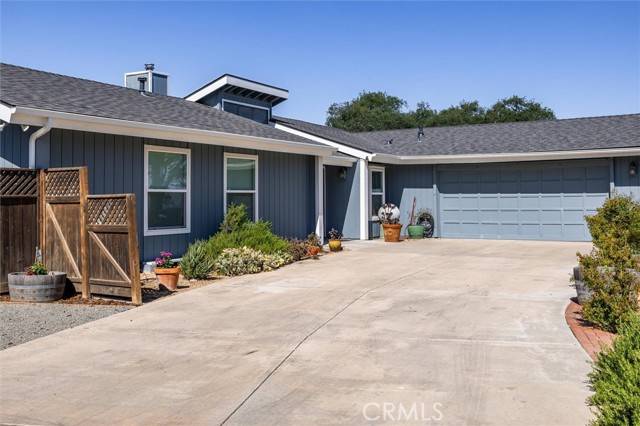 Paso Robles, CA 93446,5175 White Tail Place