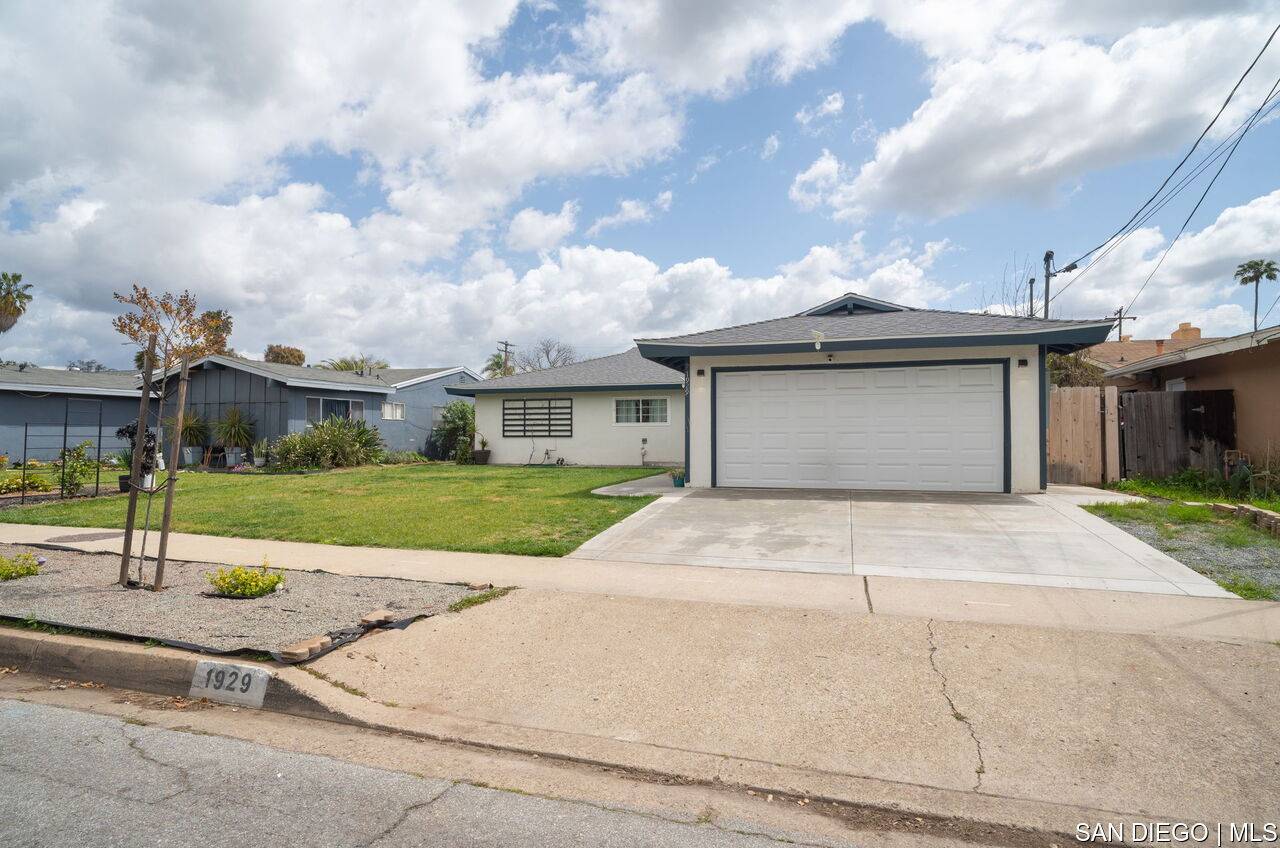 Escondido, CA 92027,1929 Oak Hill DR