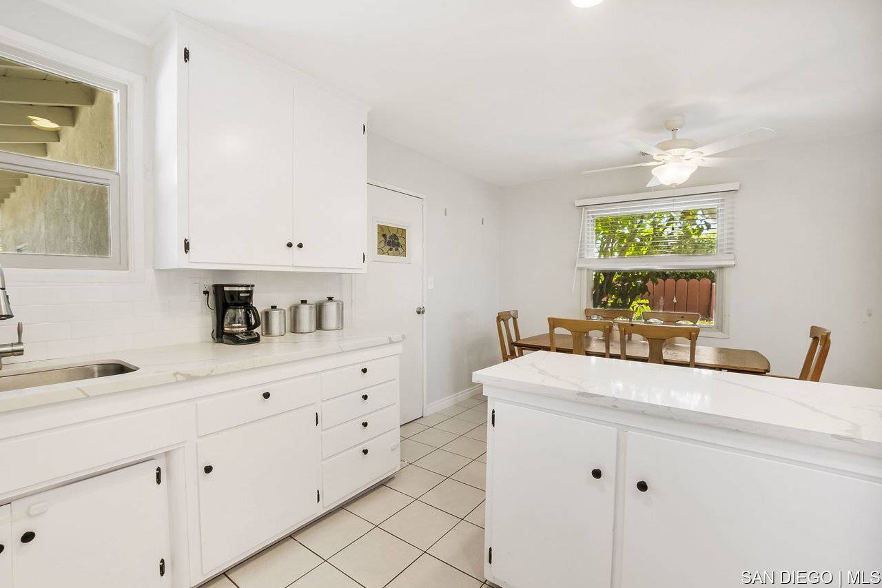 San Diego, CA 92119,8365 Lake Adlon DR