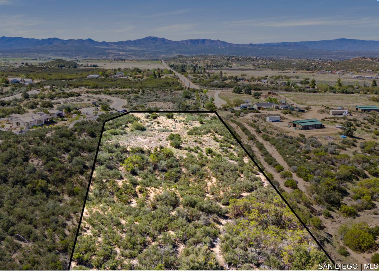 Anza, CA 92539,55001 Roadrunner WAY