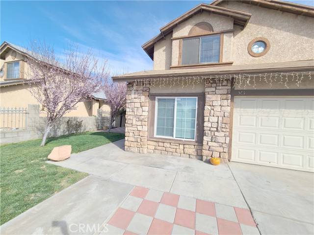 Lancaster, CA 93535,551 E Kettering Street