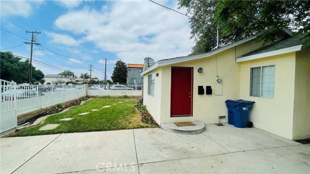 Newhall, CA 91321,24812 Walnut Street