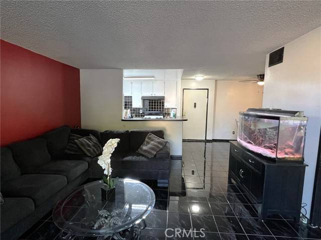 Van Nuys, CA 91405,13903 Sherman Way #5