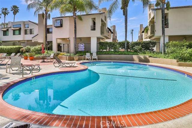 Calabasas, CA 91302,4267 Las Virgenes Road #1