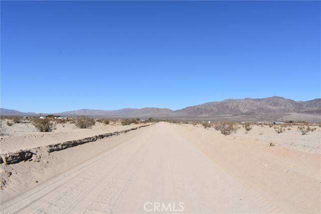 29 Palms, CA 92277,1 Shadow Mountain Rd & Finery