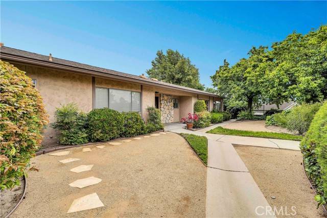 Granada Hills, CA 91344,11766 Encino Avenue