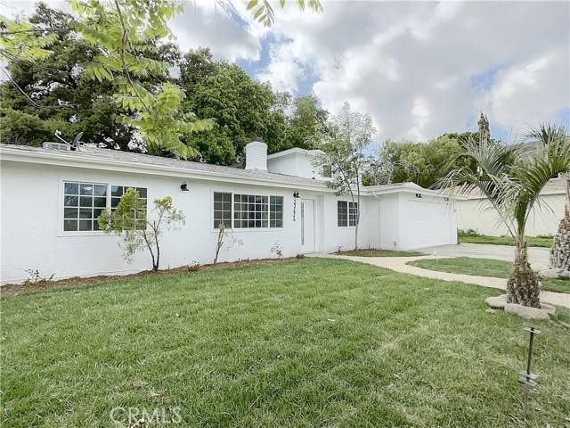 Newhall, CA 91321,23424 Happy Valley Drive