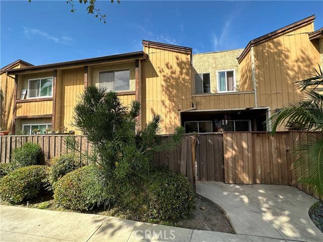 North Hills, CA 91343,8435 Burnet Avenue #302