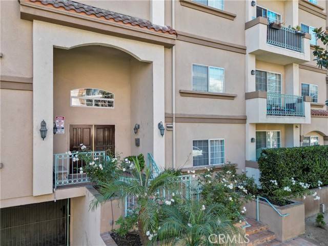 Toluca Lake, CA 91602,10626 Valley Spring Lane #404