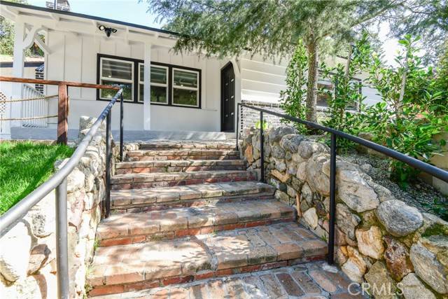 Sunland, CA 91040,10260 Willow Springs Lane