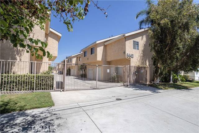 North Hollywood, CA 91606,6442 Vineland Avenue #12