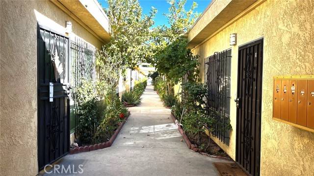 North Hollywood, CA 91605,7924 Laurel Canyon Boulevard #18