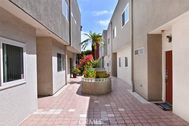 Sherman Oaks, CA 91423,4350 Stern Avenue #2