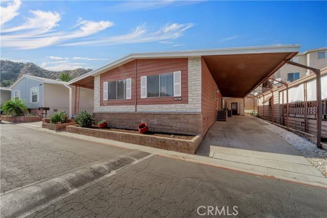 Castaic, CA 91384,31261 BlueSky Way