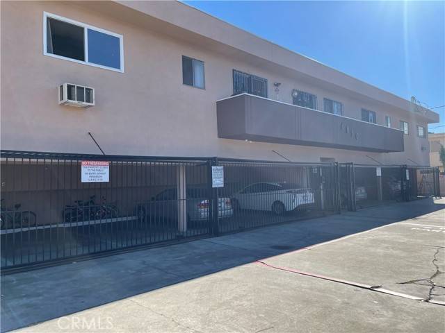 North Hollywood, CA 91605,6850 Morella Avenue #8