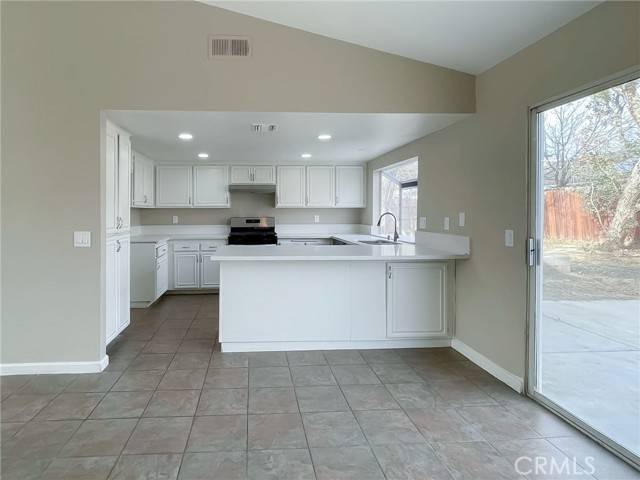 Lancaster, CA 93534,765 W Avenue H4