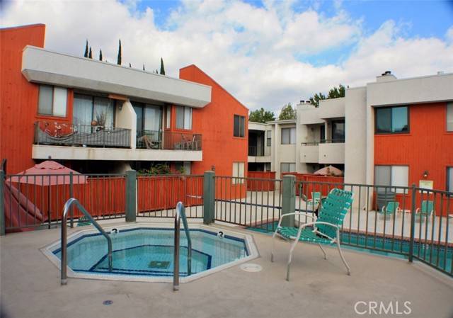 Winnetka, CA 91306,7211 Cozycroft Avenue #50