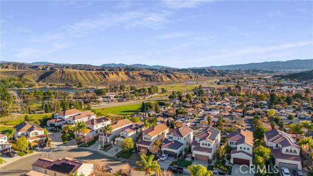 Castaic, CA 91384,27616 Redwood Way