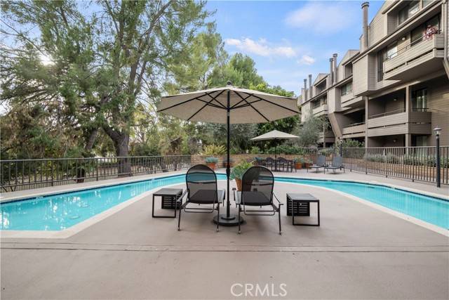 Sherman Oaks, CA 91423,13331 Moorpark Street #328