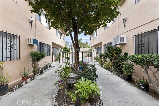 North Hollywood, CA 91605,6850 Morella Avenue #7